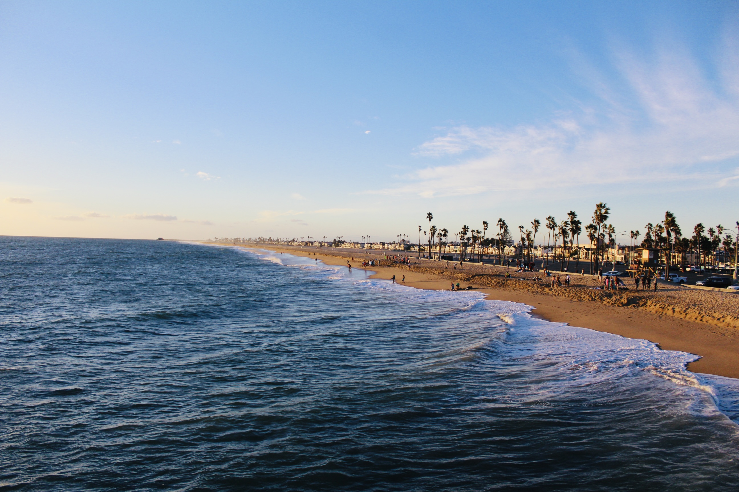 Scenic picture of the Newport Beach pier
